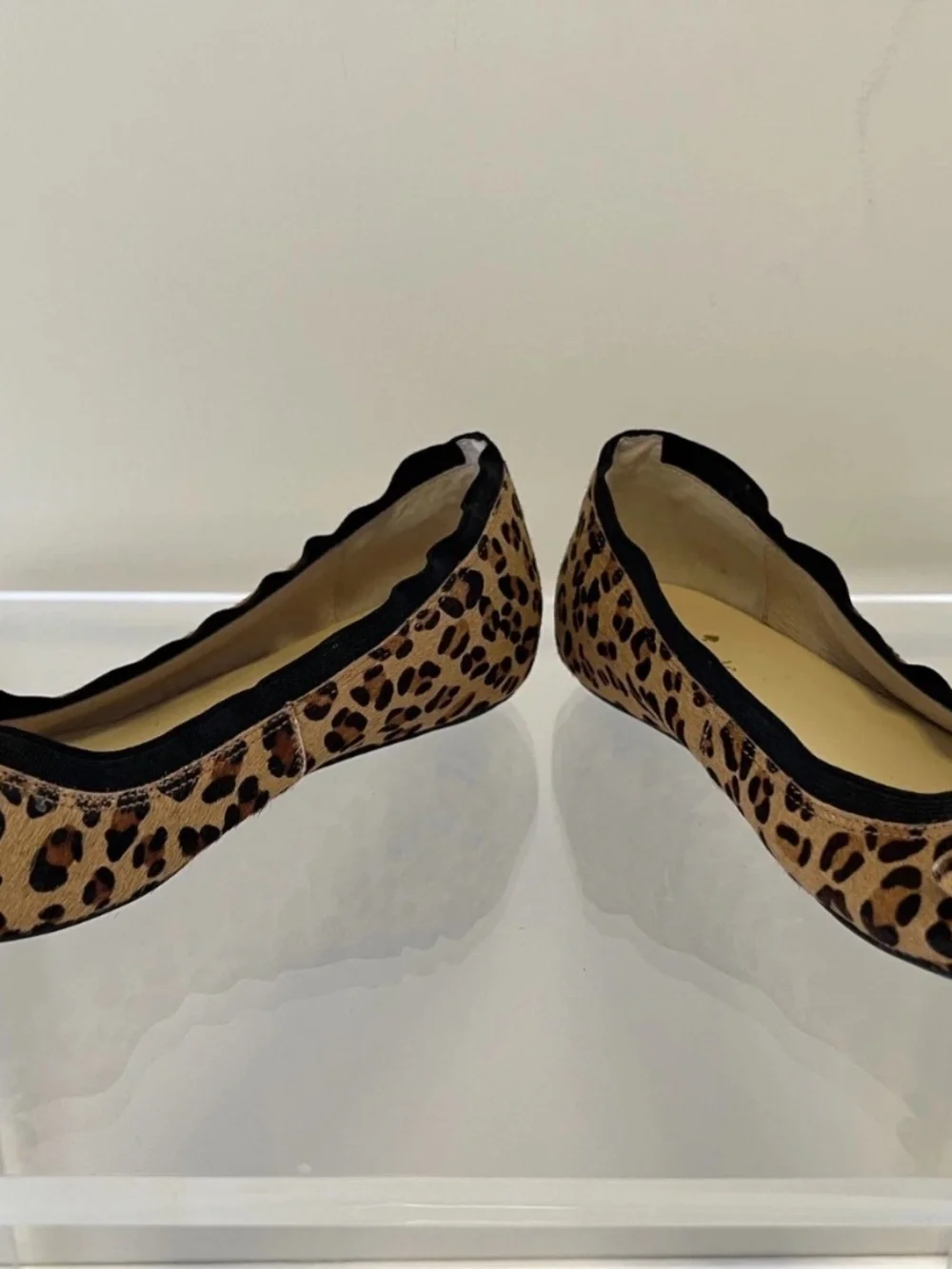 Kate Spade Leopard Print Ballet Flats With Gold Accent Womens Size 6m